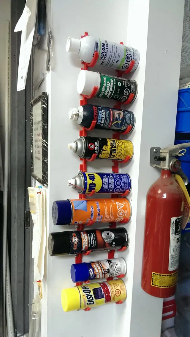 Spray-can holder — modelo 3D