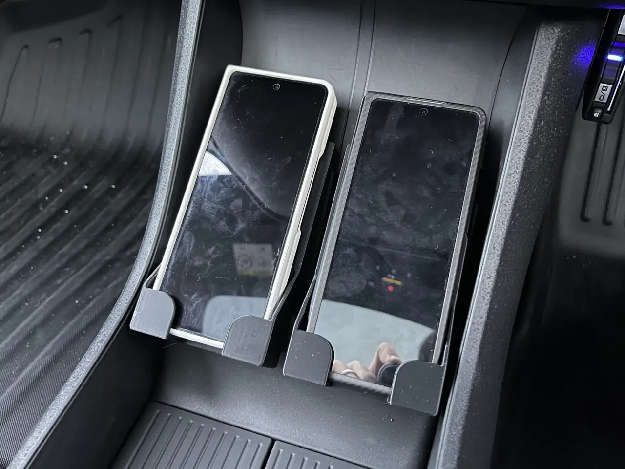 Volvo EX30 Phone Holder — modelo 3D