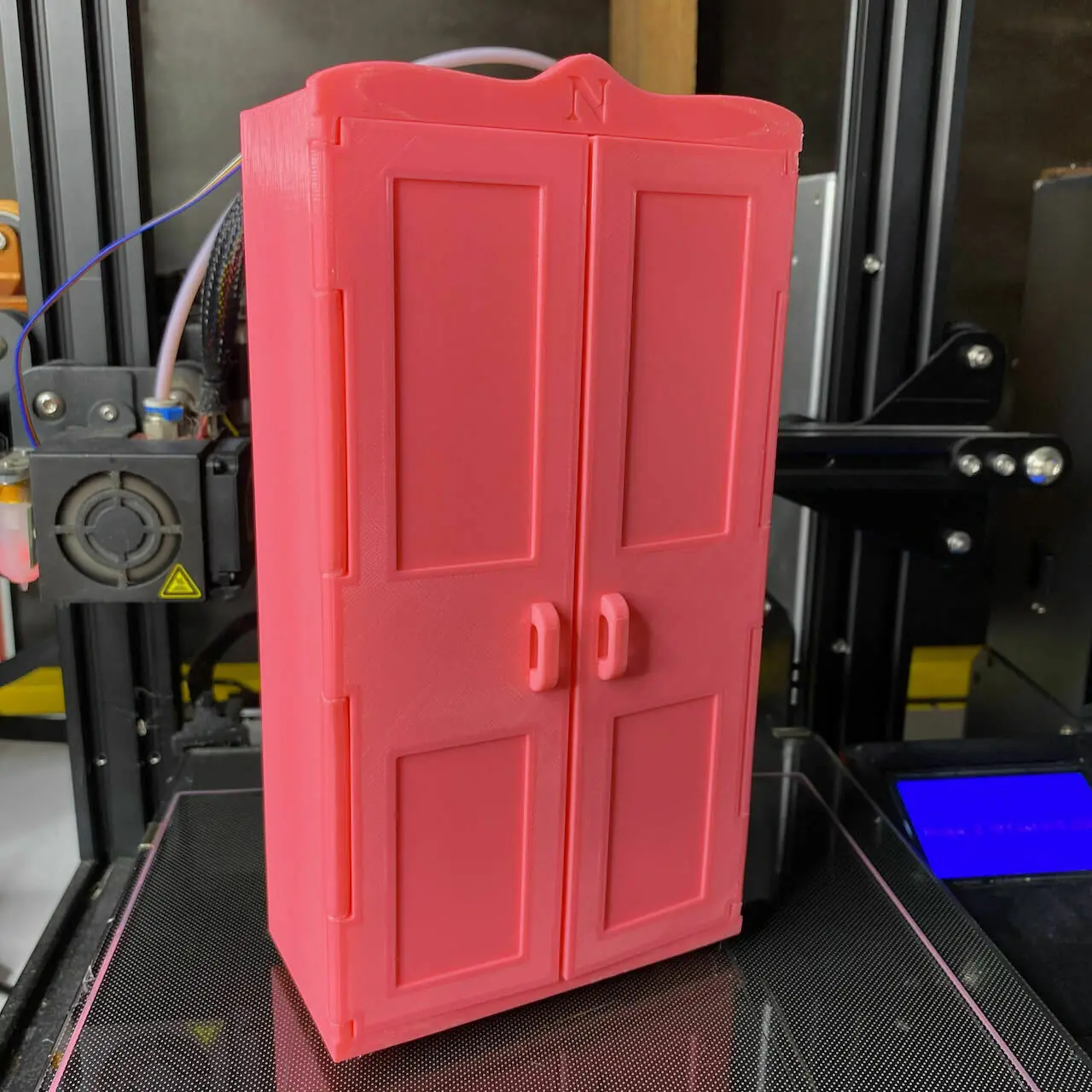 Barbie Armoire - Shoe cabinet with print-in-place doors — modelo 3D