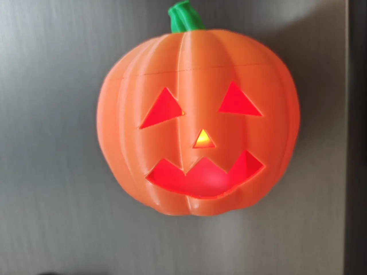 Jack-o-Lantern Fridge Magnet — LED Tealight Pumpkin — modelo 3D
