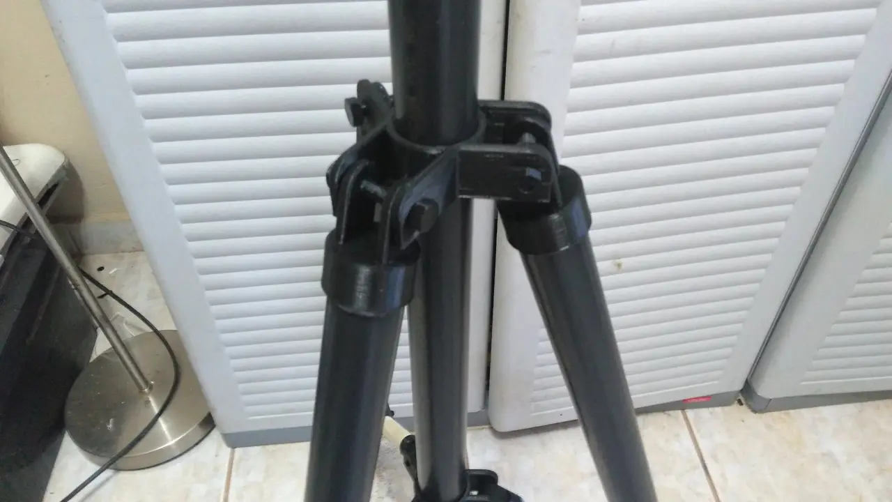 PVC COMPLETE TRIPOD — modelo 3D