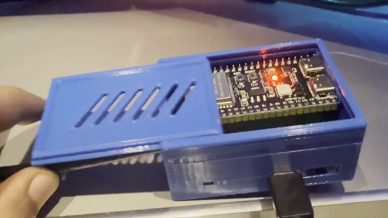 ESP32-S3 Custom PCB Case for VGA — modelo 3D