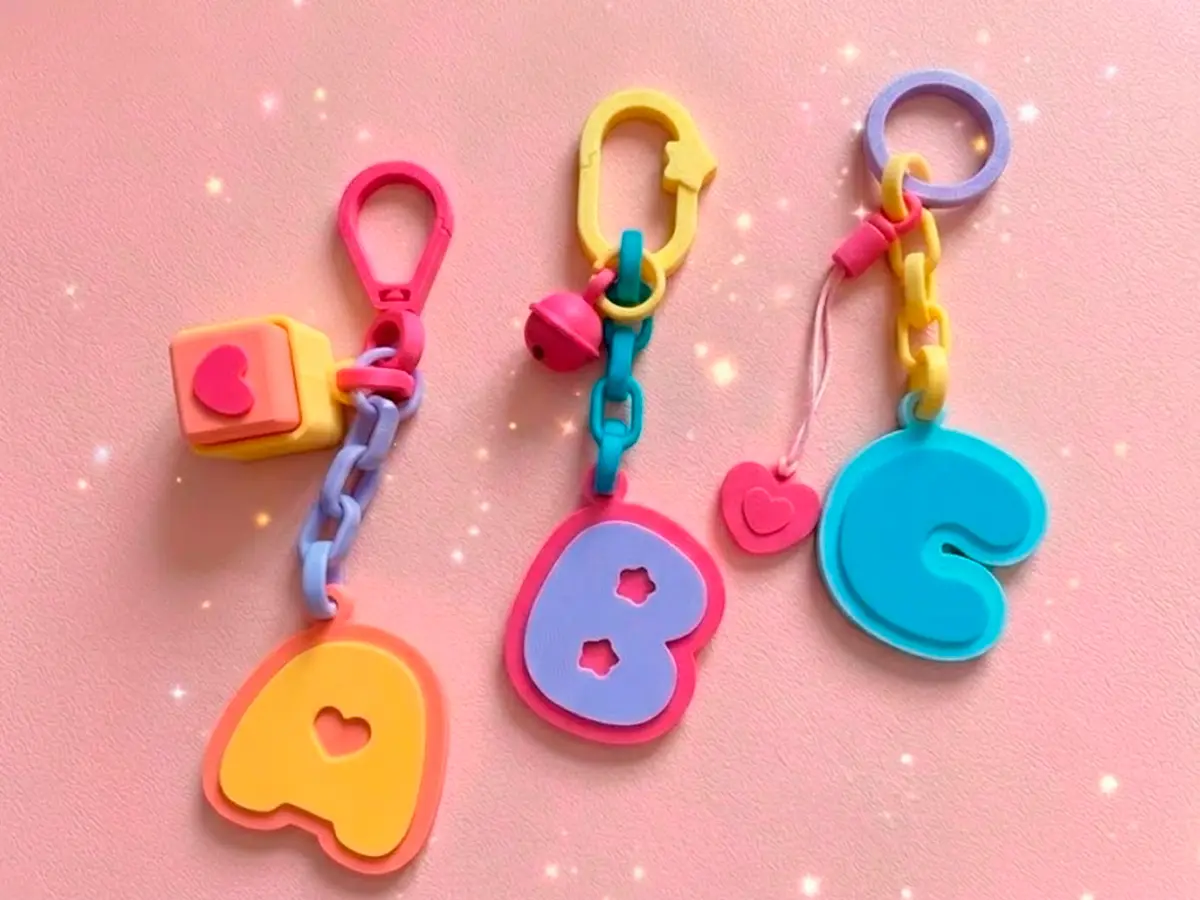 Letras Bicolor Detalles Estrellas y Corazones — modelo 3D