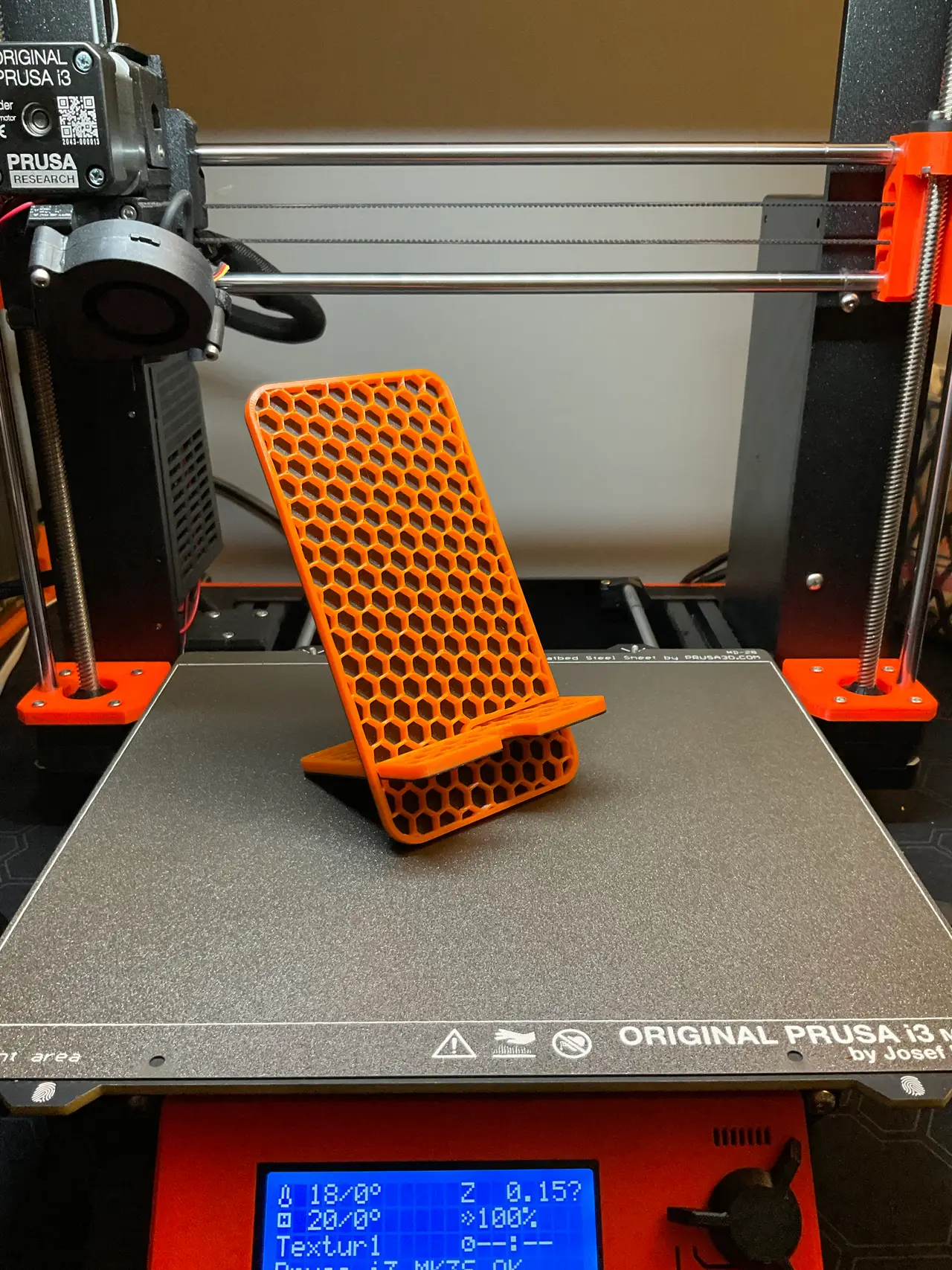 Phone holder stand — modelo 3D
