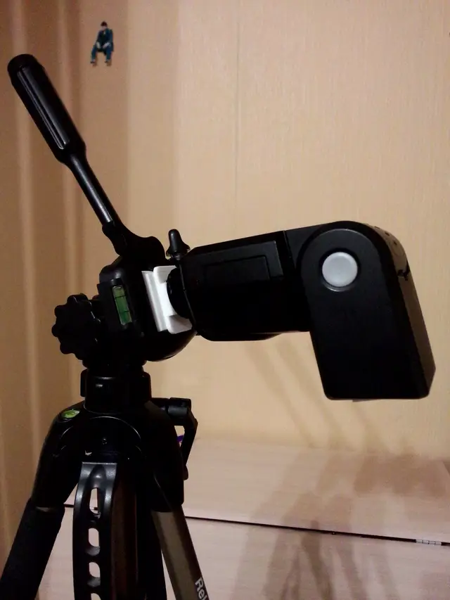 Tripod flash holder — modelo 3D