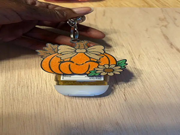 Fall Pumpkin Hand Sanitizer Holder — modelo 3D
