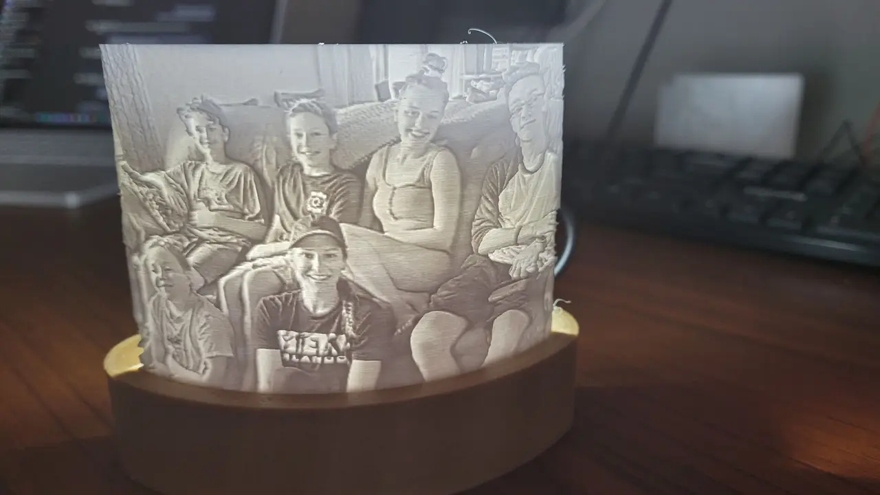 Curved Lithophane Holder — modelo 3D