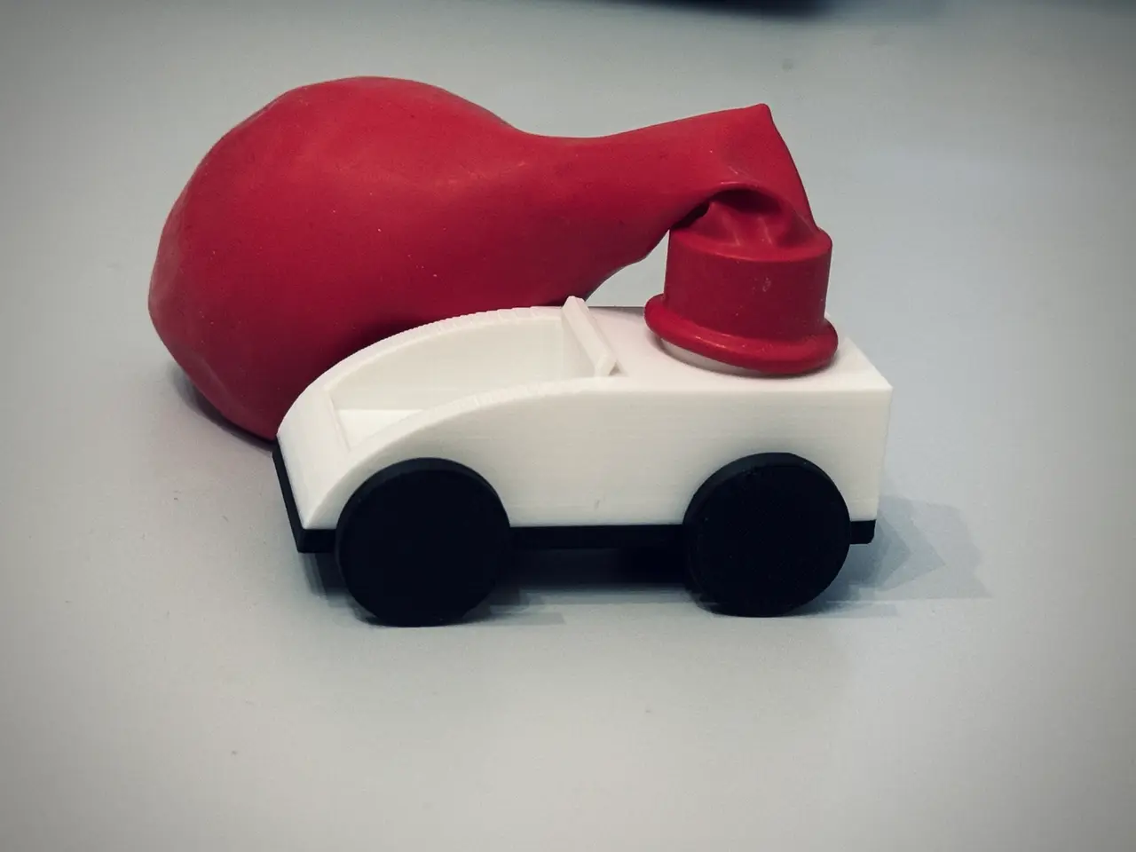 Balloon-Powered Car Toy for Kids — modelo 3D
