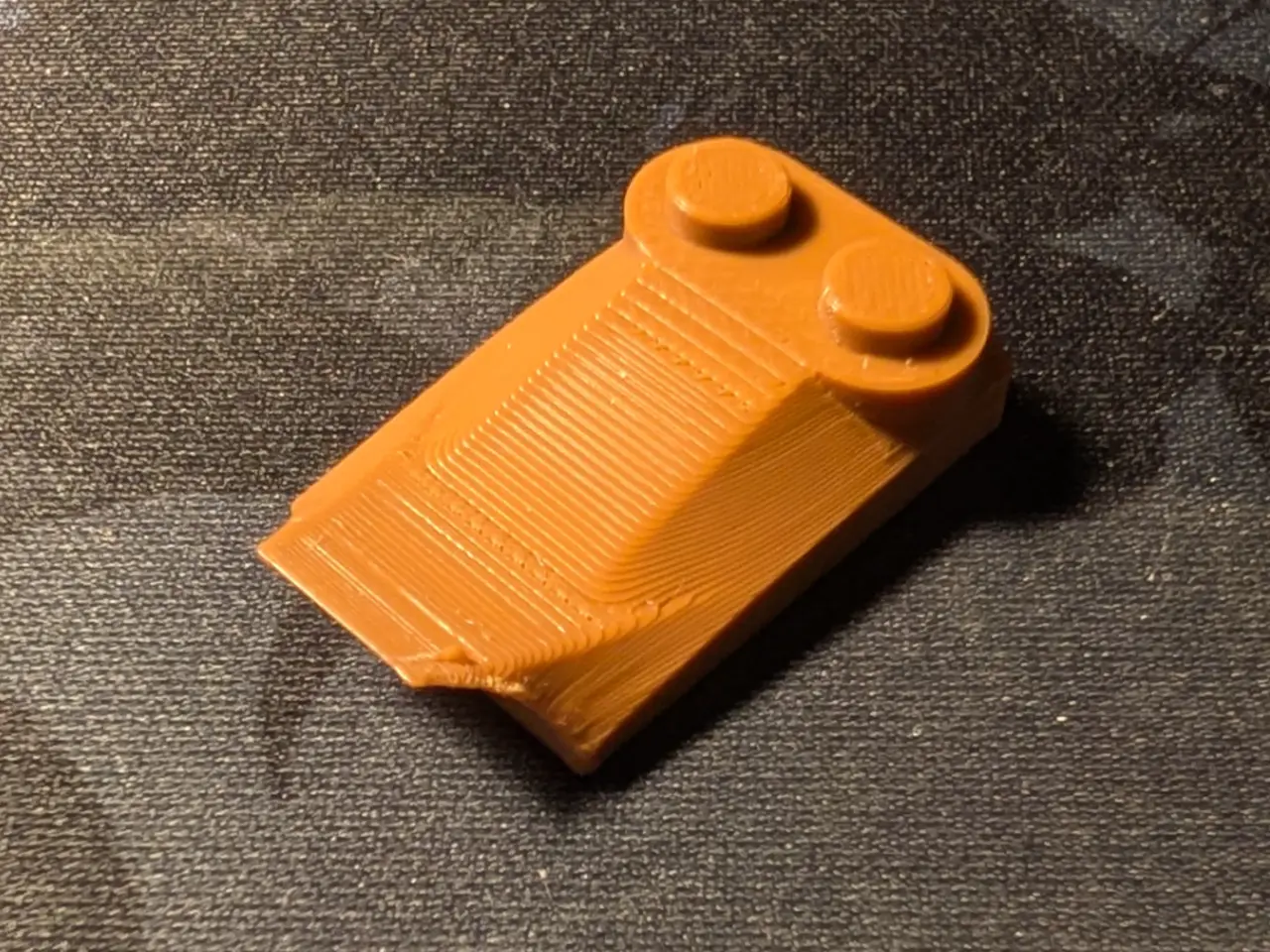 2x3x0,66 Wedge Curved two Studs, Wing End 47456 — modelo 3D