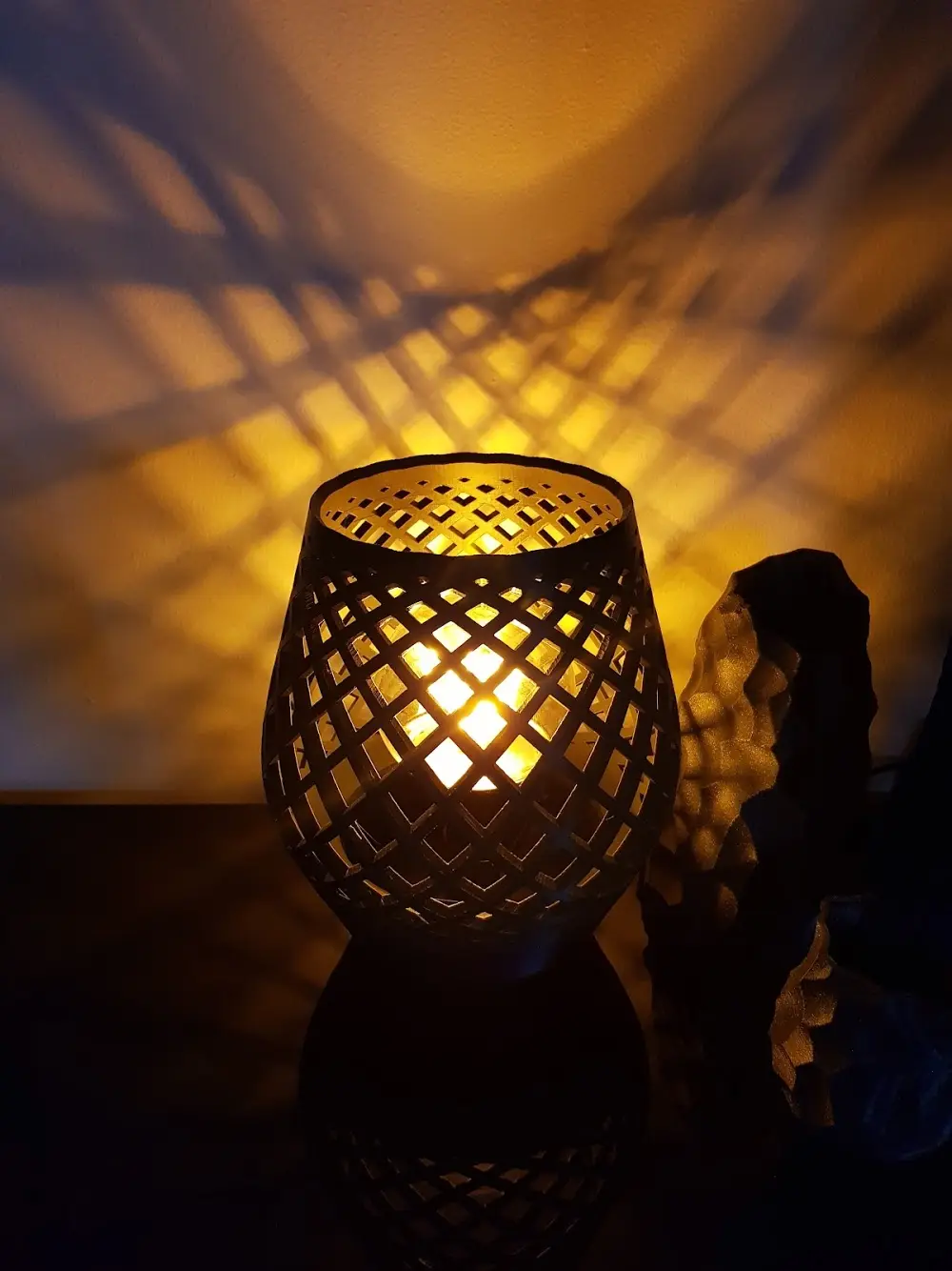 Desk Lamp. Latice Design. Two Part — modelo 3D