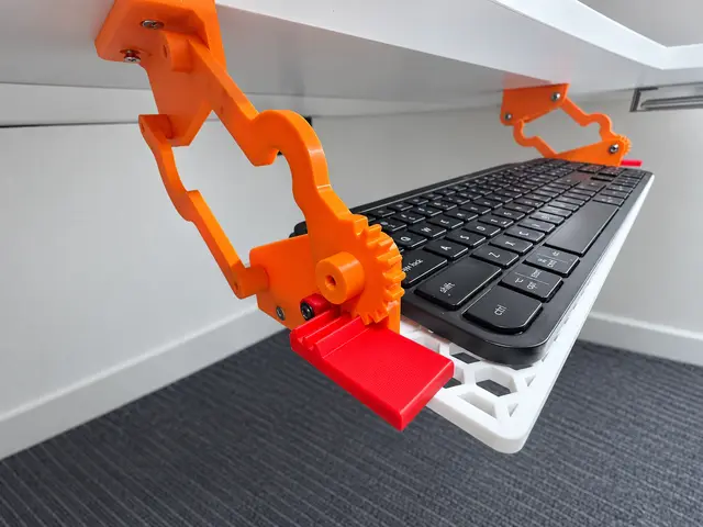 Swing-Out Under-Desk Keyboard Tray — modelo 3D