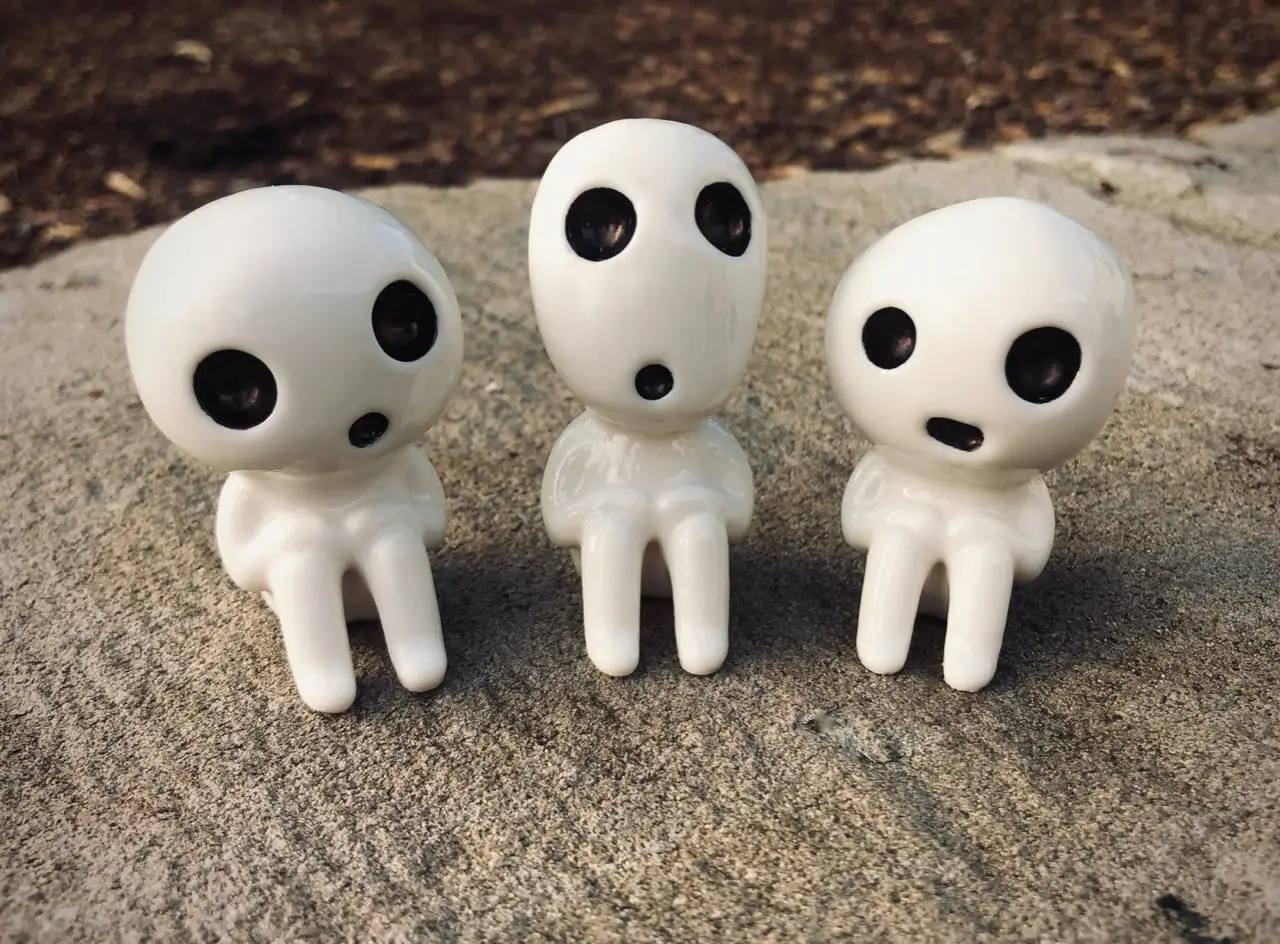 Sitting kodama ornaments — modelo 3D