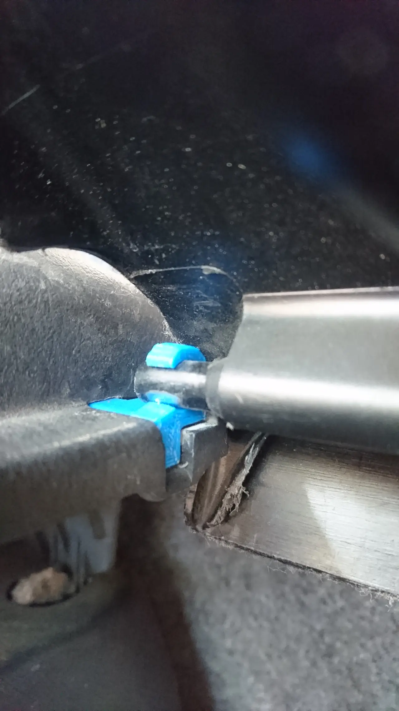 Daihatsu Charade Rear Shelf Clip — modelo 3D