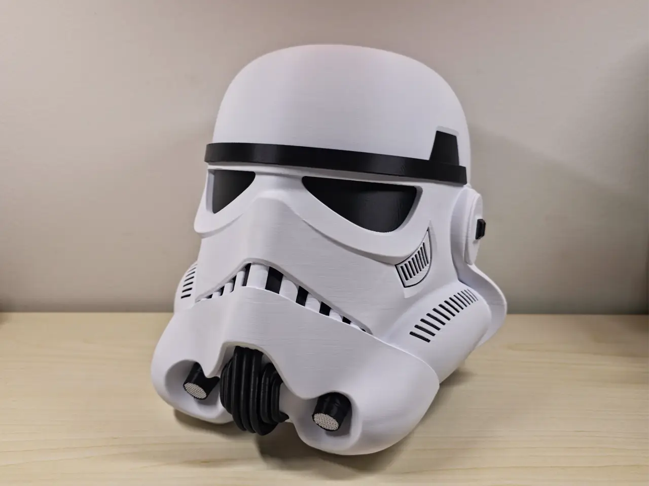 Stormtrooper Helmet one piece — modelo 3D