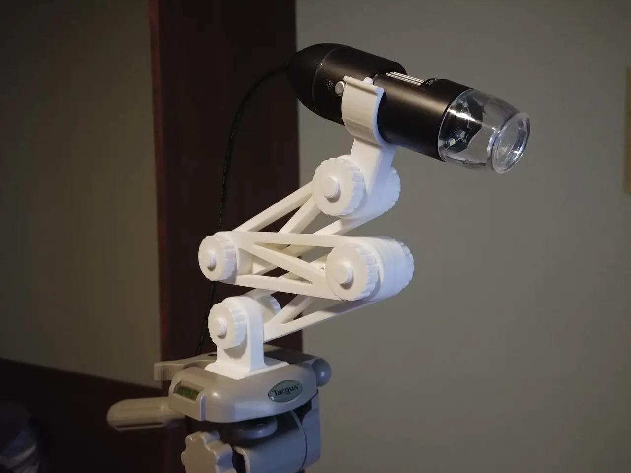 USB Microscope Mount With Zoom Knob - Fully 3d Printed — modelo 3D