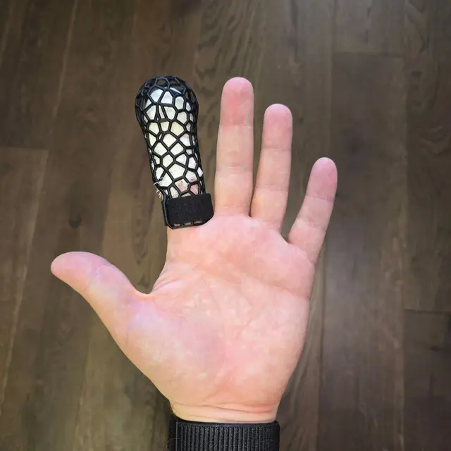 Fingertip Protector with Velcro Strap – Work Guard for Injured Finger — modelo 3D