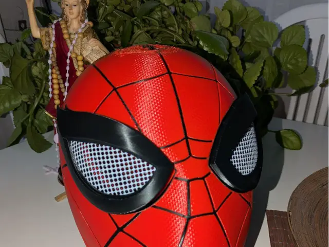Reparación casco spiderman — modelo 3D