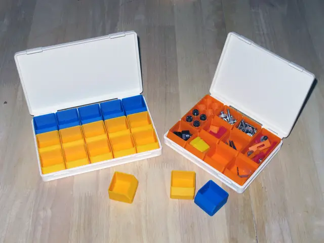 Small storage system, box with hinge — modelo 3D