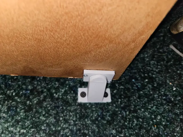 Magnetic door stop - floor mounted — modelo 3D