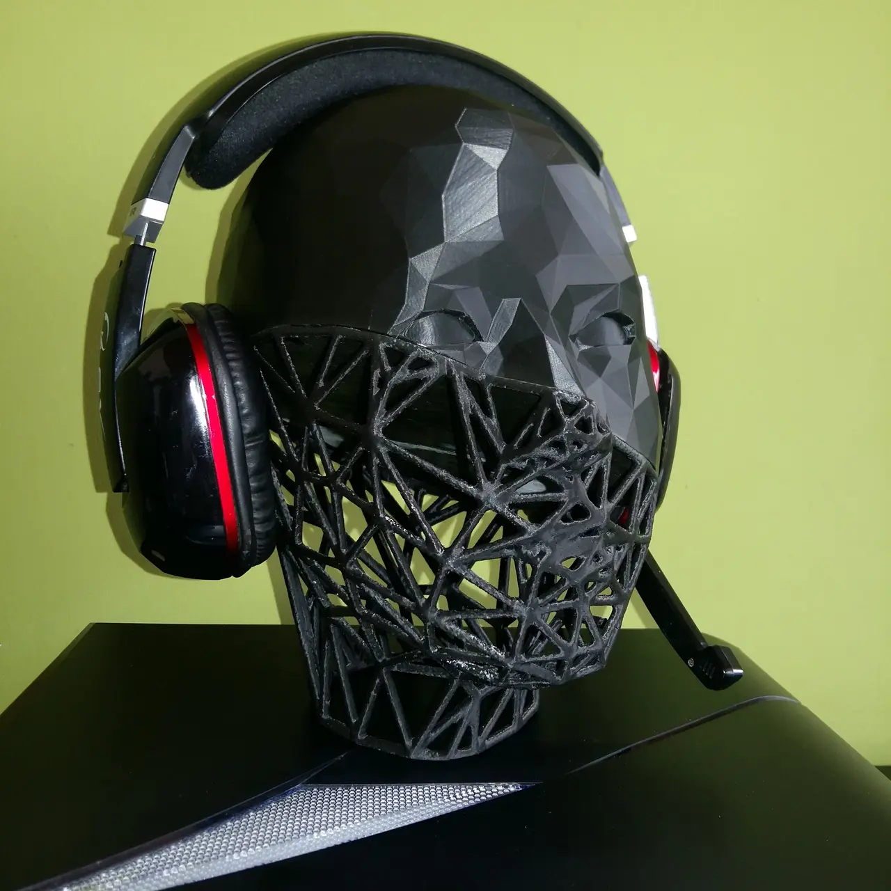 Ultimate VR and headphone holder — modelo 3D
