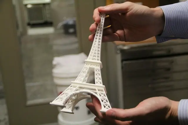 Eiffel tower — modelo 3D