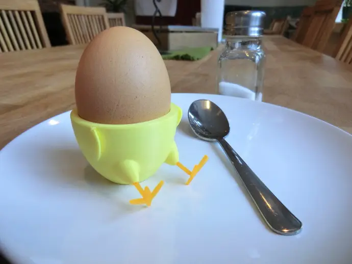 Standing-Sitting Chick Egg Cup (smooth surface) — modelo 3D