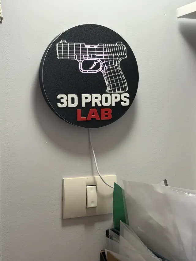 3D PROPS LAB – ILLUMINATED LED WALL SIGN | CLICK-FIT 3D PRINTABLE LOGO — modelo 3D