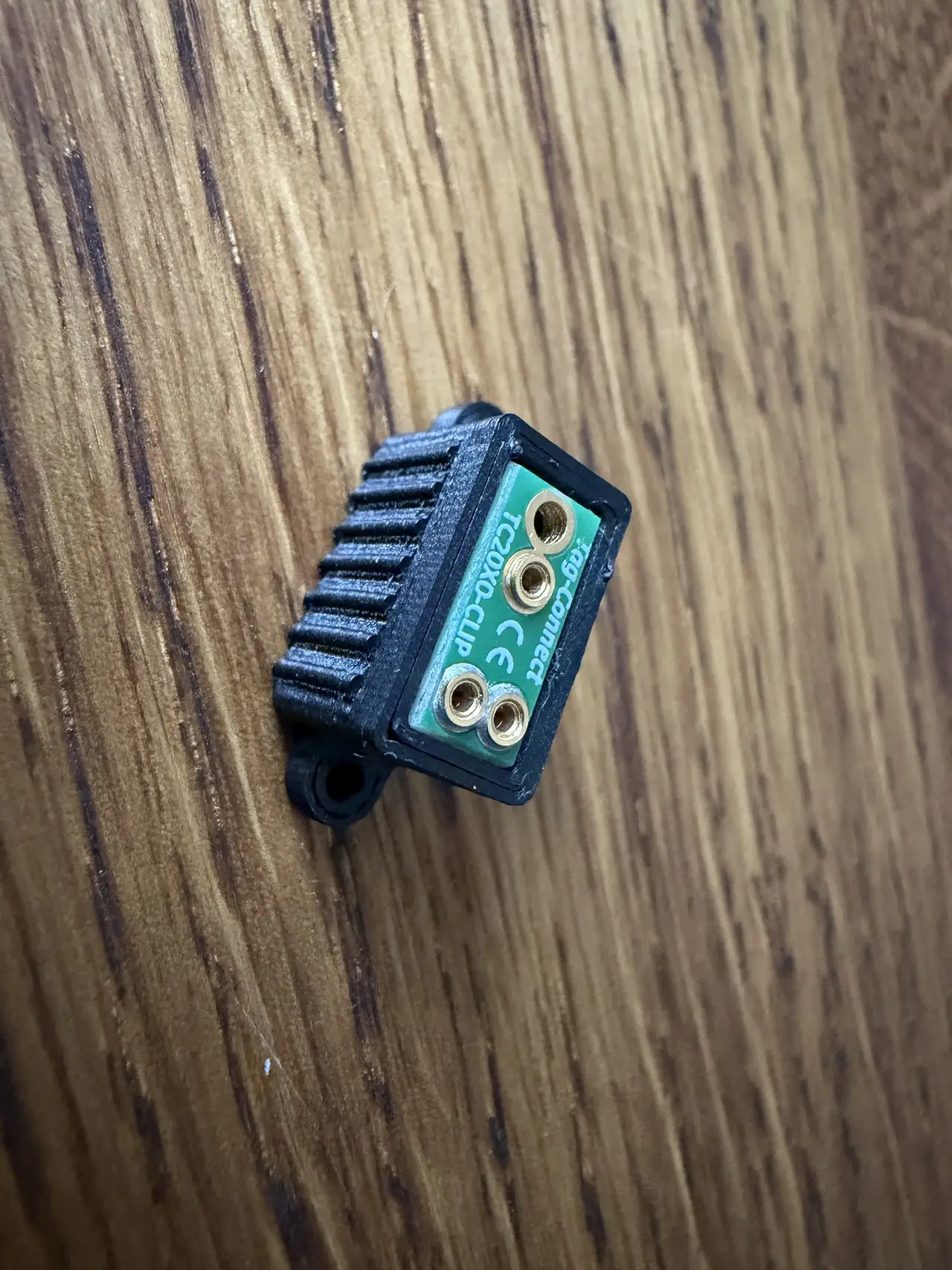 Tag-Connect TC2030-CLIP handle — modelo 3D
