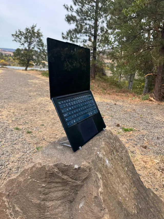World's Smallest Laptop Stand — modelo 3D