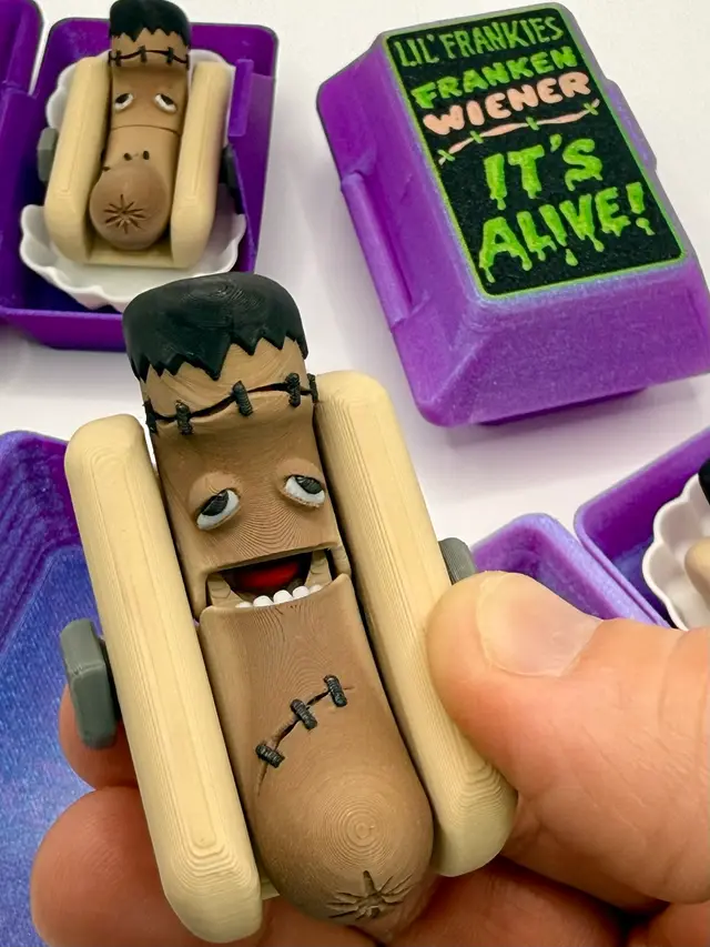 FrankenWiener - Lil' Franky & the Mystery Meats Magnetic Fidget Slider/Spinner (Articulated Hot Dog Fidgets/Keychains/Magnets) — modelo 3D