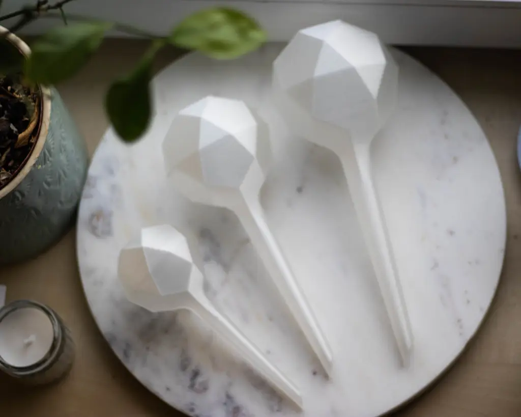 Self Watering Plant Bulb (several sizes) — modelo 3D