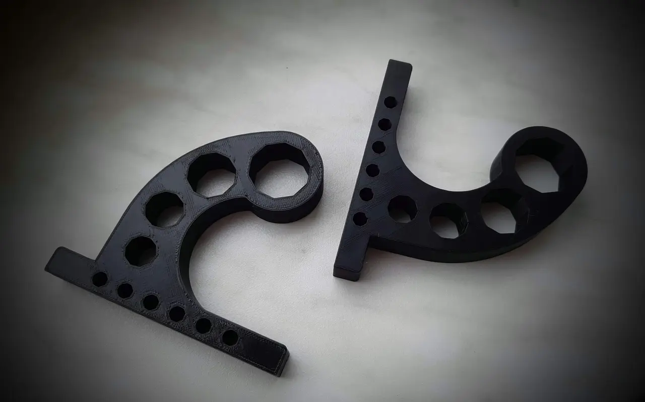 Motorcycle helmet hook. — modelo 3D