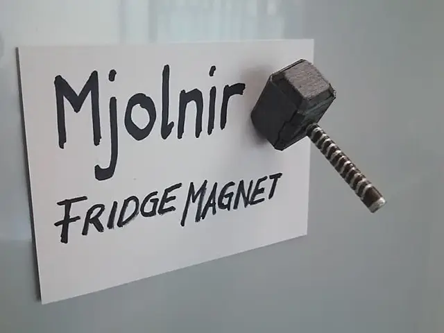 Fridge Magnet Mjolnir — modelo 3D