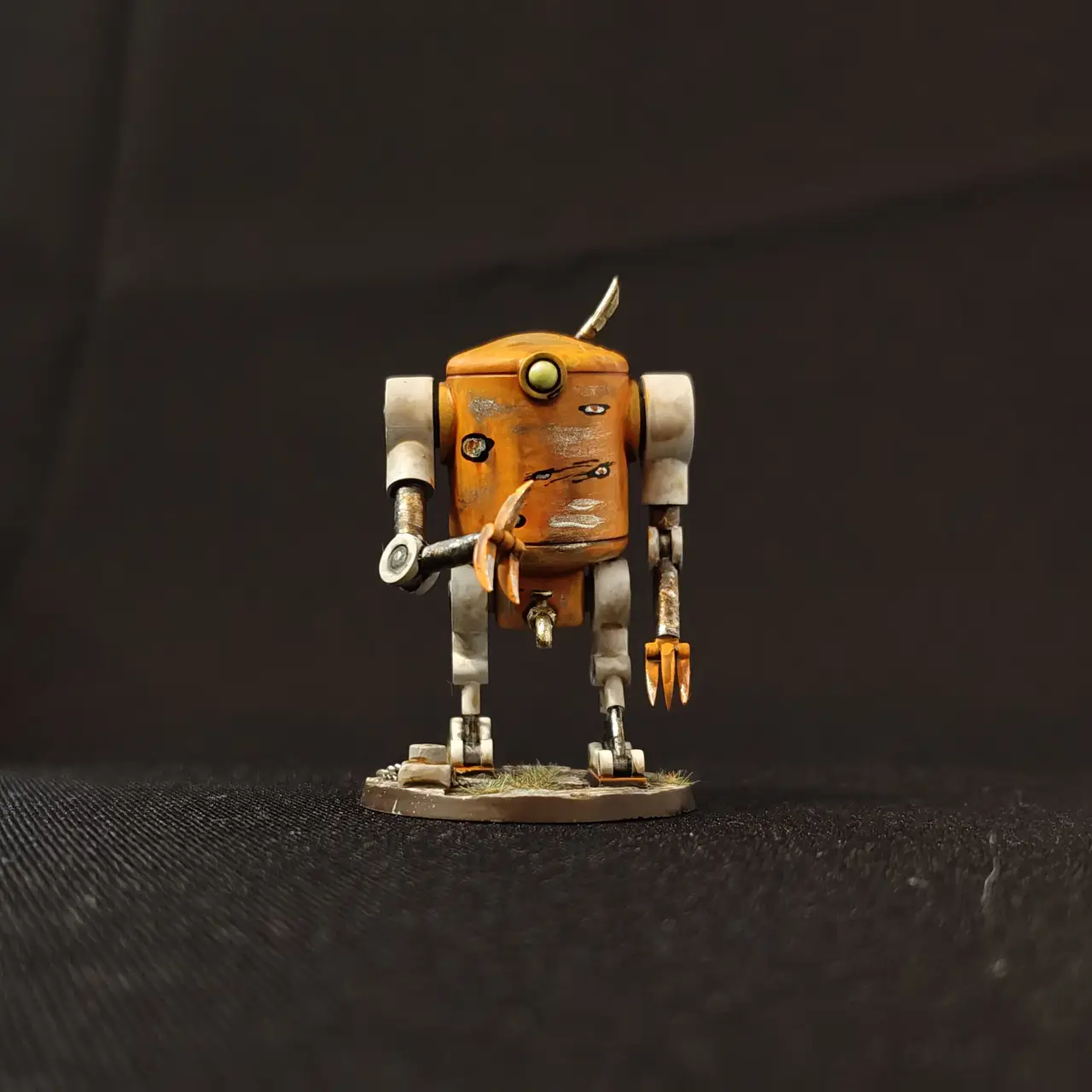 Robot construct - kettleclaw (two poses) — modelo 3D
