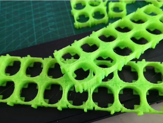 18650 improved spacer/holder — modelo 3D