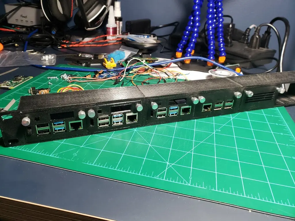 19" 1U Rack with Moduler trays for Raspberry Pis — modelo 3D