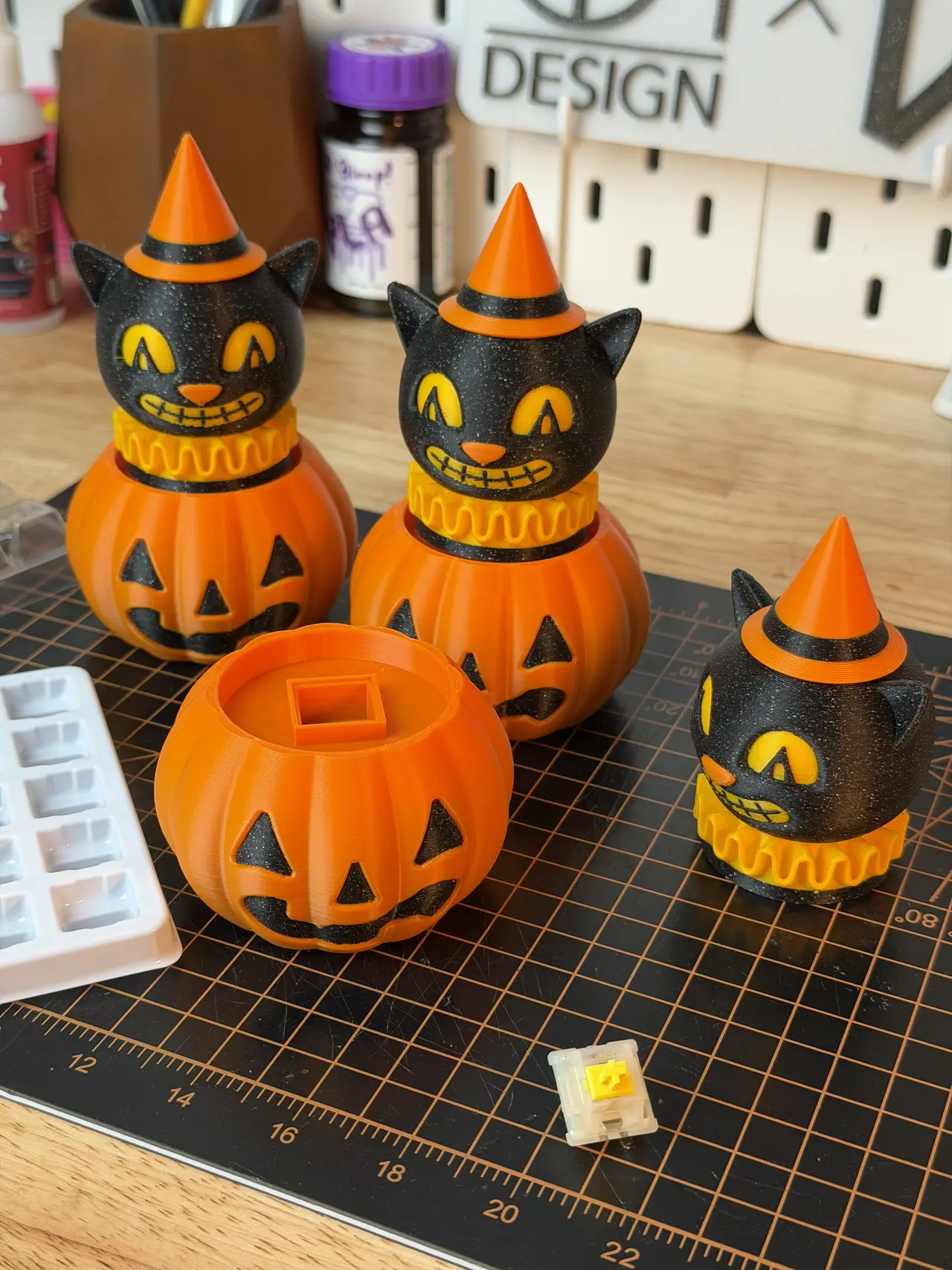 Retro Cat Halloween Clicker — modelo 3D