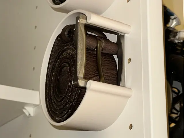 Universal Belt Holder For Wardropes — modelo 3D