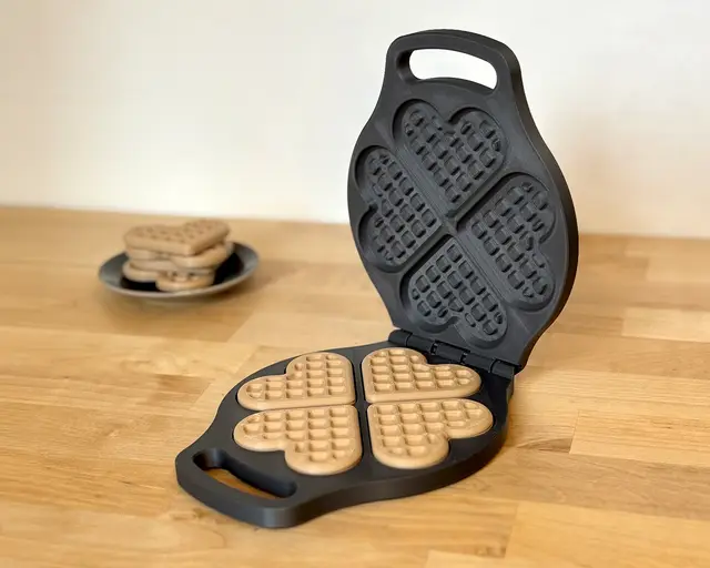 Heart Waffle Iron - for little Bakers and big Parent Makers — modelo 3D