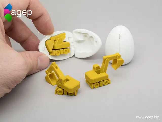 Surprise Egg #4 - Tiny Excavator — modelo 3D