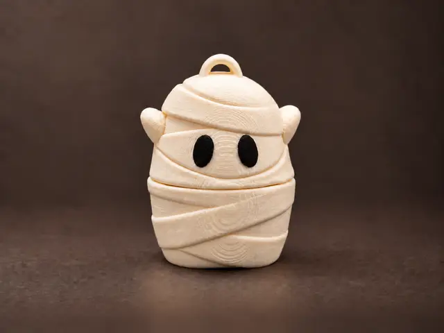 Cute Flexi Mummy - No Supports - Halloween Design - Keychain — modelo 3D