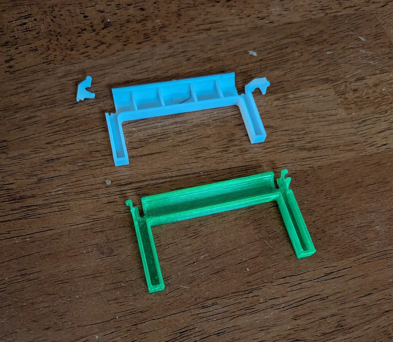 Replacement folding legs for HTC-1 Clock/Thermometer/Humidity meter — modelo 3D