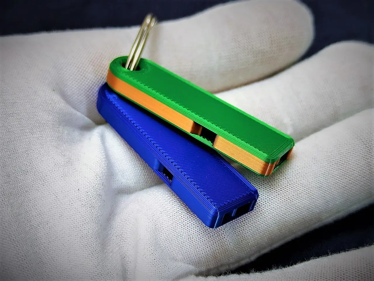 Loud and compact Whistle for your Keychain — modelo 3D
