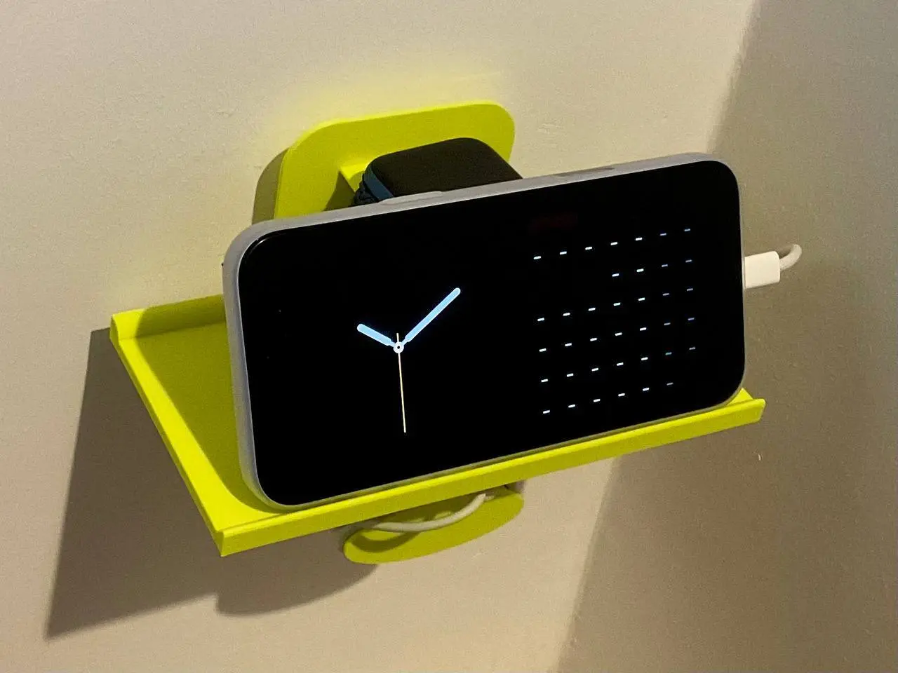 Ladedock für Schuko-Steckdose - iPhone Pro Max, iPhone 18 Pro Max — modelo 3D