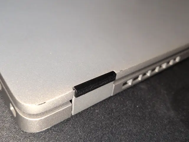 LCD Rubber Feet for Dell Latitude 5330 — modelo 3D