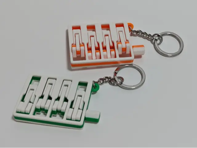 可动引擎钥匙扣 Articulated Engine Keychain — modelo 3D