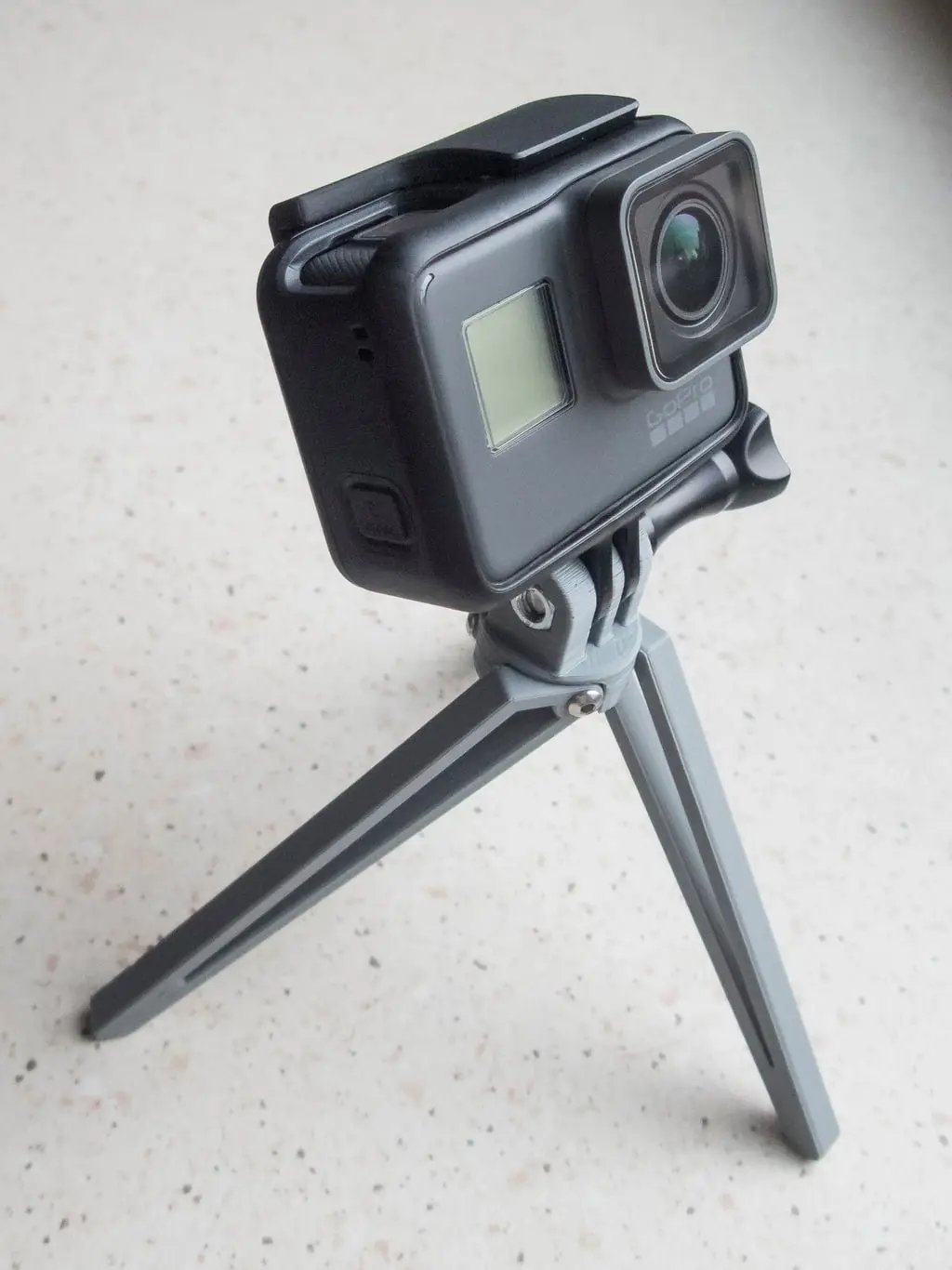 GoPro foldable tripod — modelo 3D