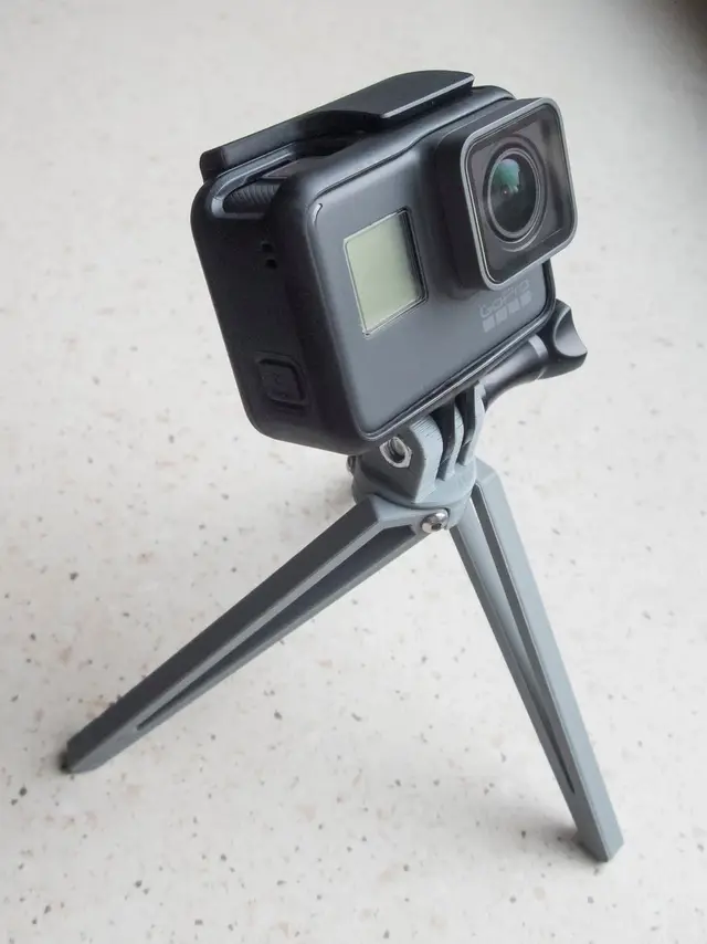 GoPro foldable tripod — modelo 3D