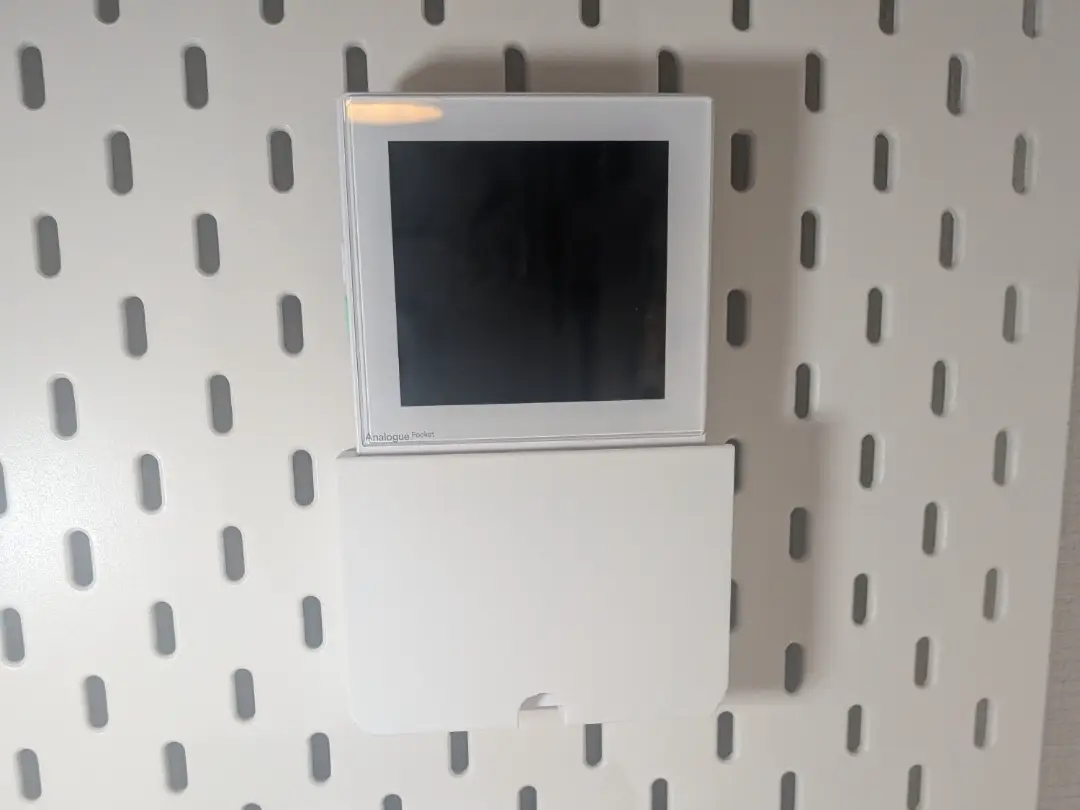 Analogue Pocket and Dock Holders for IKEA SKÅDIS — modelo 3D