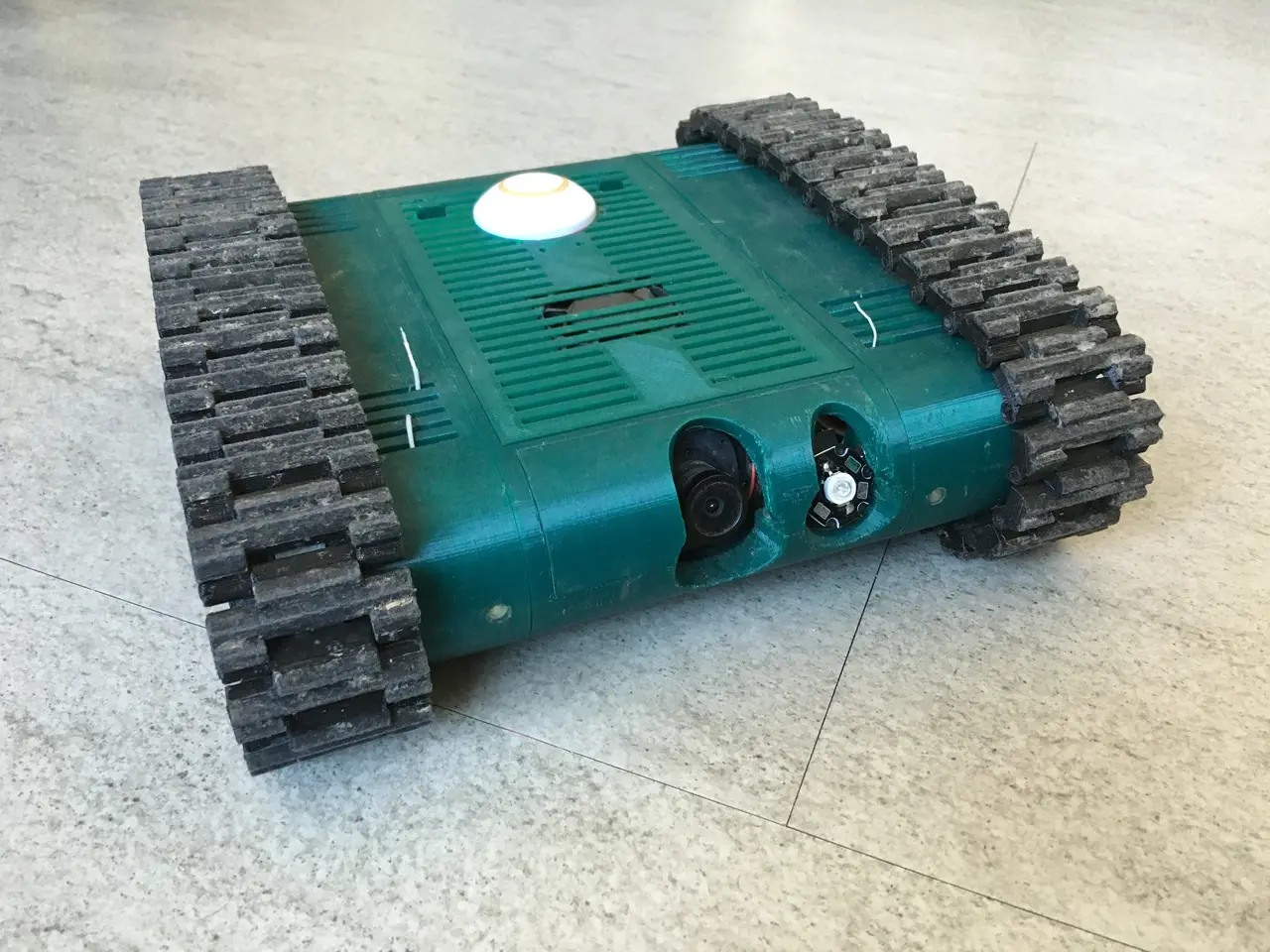 FPV-Rover (Tank) — modelo 3D